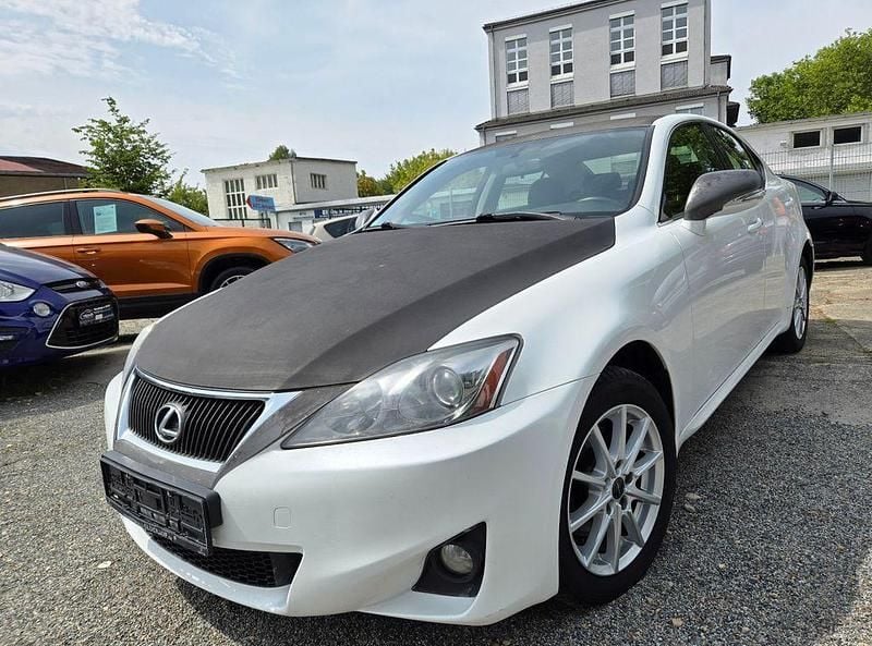 Weiß Gebraucht 2013 Lexus IS200d Limousine | 4.990 € - Bild 1/4