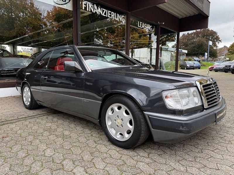 Gebraucht Mercedes E300 AMG 220 PS (161 kW) 1990 Blau Coupé