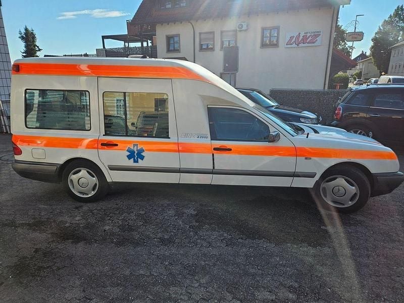 Gebraucht Mercedes E280 Classic 204 PS (150 kW) 1998 Weiß Limousine