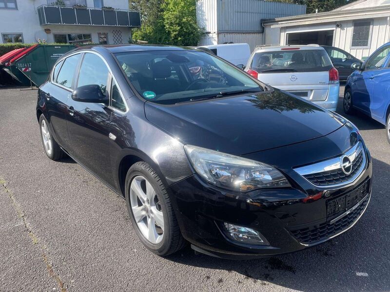 Gebraucht Opel Astra Sport 179 PS (131 kW) 2010 Saphirschwarz mineraleffekt Limousine