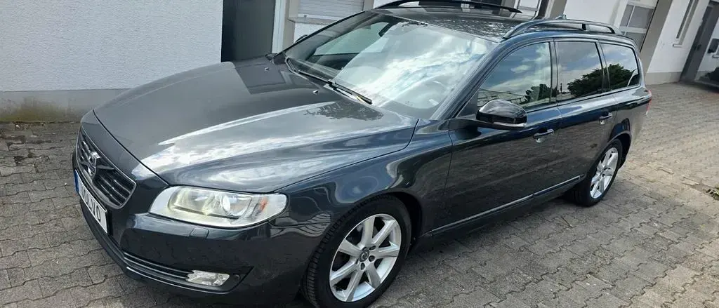 Gebraucht Volvo V70 Summum 181 PS (133 kW) 2016 Grau Kombi