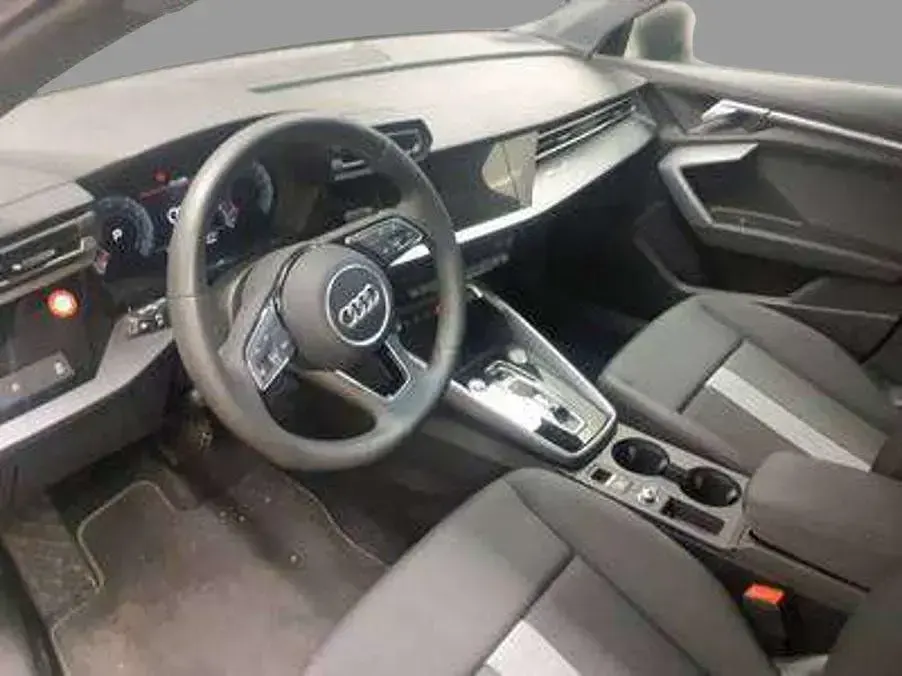 Używany Audi A3 Advanced 150 KM (110 kW) 2025 Czarny Sedan/Limuzyna