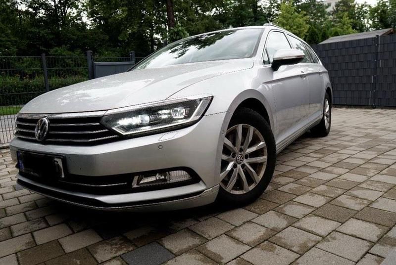Silber Gebraucht 2019 VW Passat Comfortline Kombi | 13.500 € (Guter Preis) - Bild 1/4