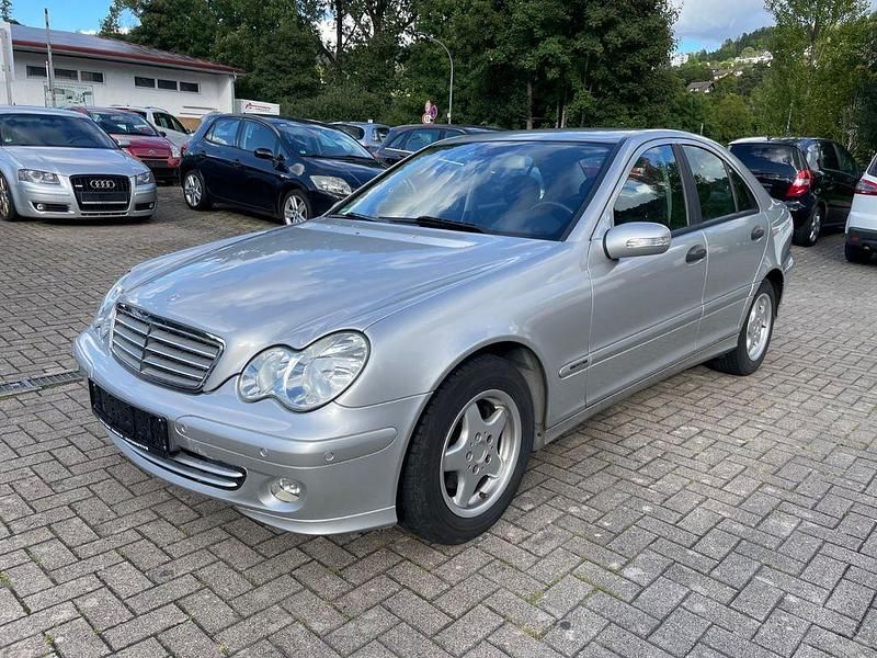 Silber Gebraucht 2005 Mercedes C180 Limousine | 7.990 € (Teuer) - Bild 1/4