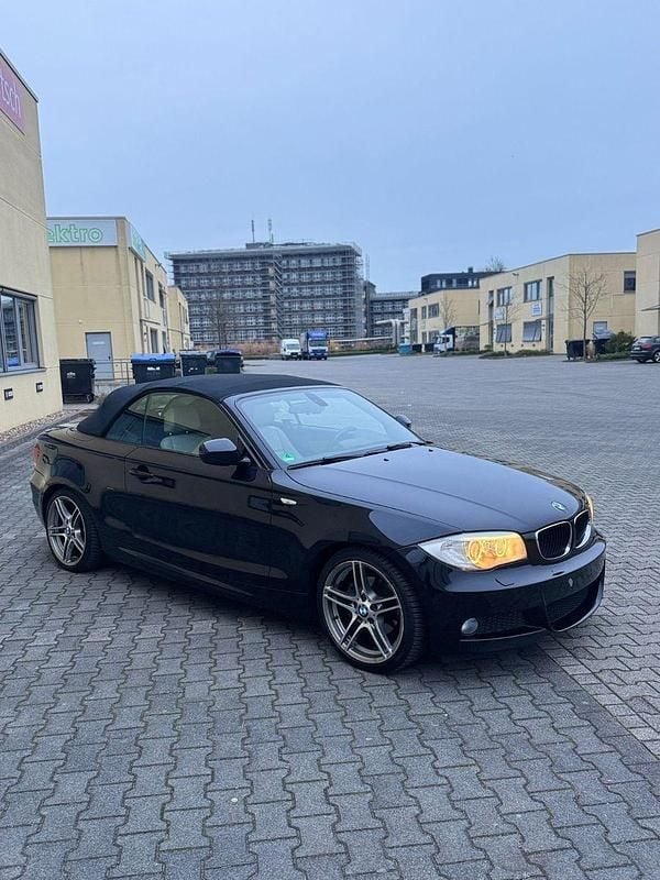 Schwarz Gebraucht 2012 BMW 120 Cabriolet M Sport Cabrio | 9.500 € (Superpreis) - Bild 1/4