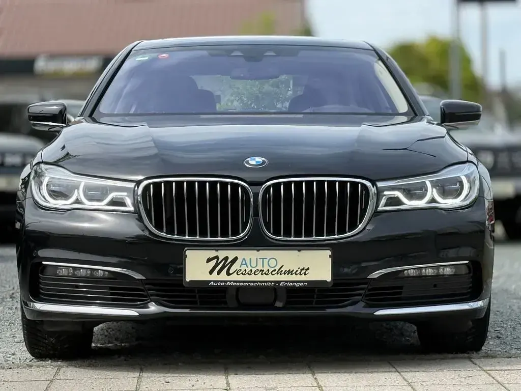 Gebraucht BMW 730 265 PS (194 kW) 2018 Saphirschwarz Limousine