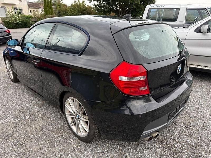 Gebraucht BMW 130 265 PS (194 kW) 2007 Schwarz Kleinwagen