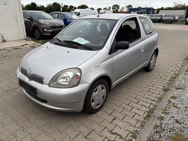 Silber Gebraucht 2001 Toyota Yaris Kleinwagen | 1.290 € (Superpreis) - Bild 1/4