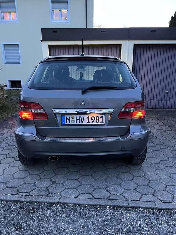 Gebraucht Mercedes B200 136 PS (100 kW) 2008 Grau Van / Kleinbus