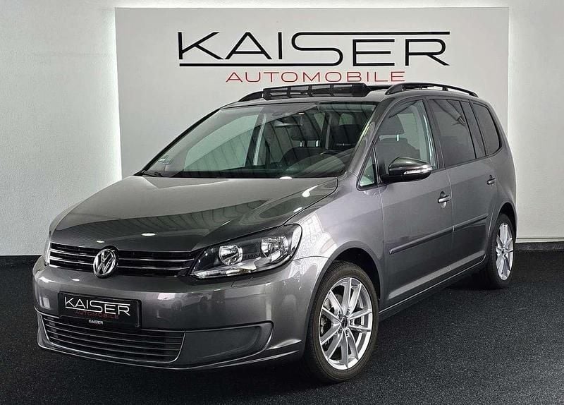 Grau Gebraucht 2011 VW Touran Comfortline Van / Kleinbus | 9.290 € (Etwas zu teuer) - Bild 1/4