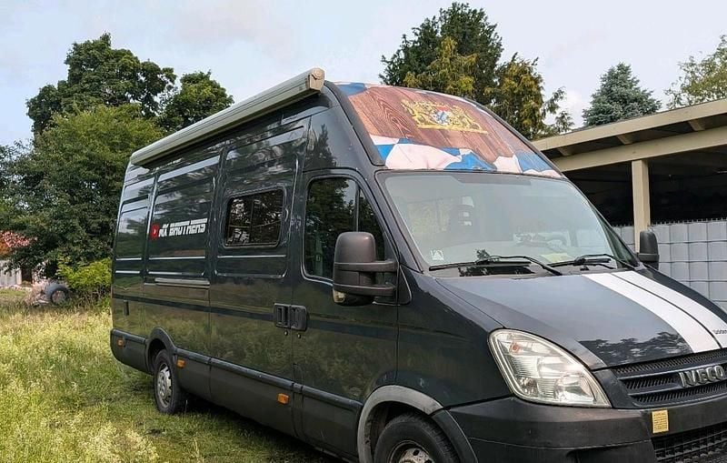 Blau Gebraucht 2008 Iveco Daily Van | 14.000 € - Bild 1/4