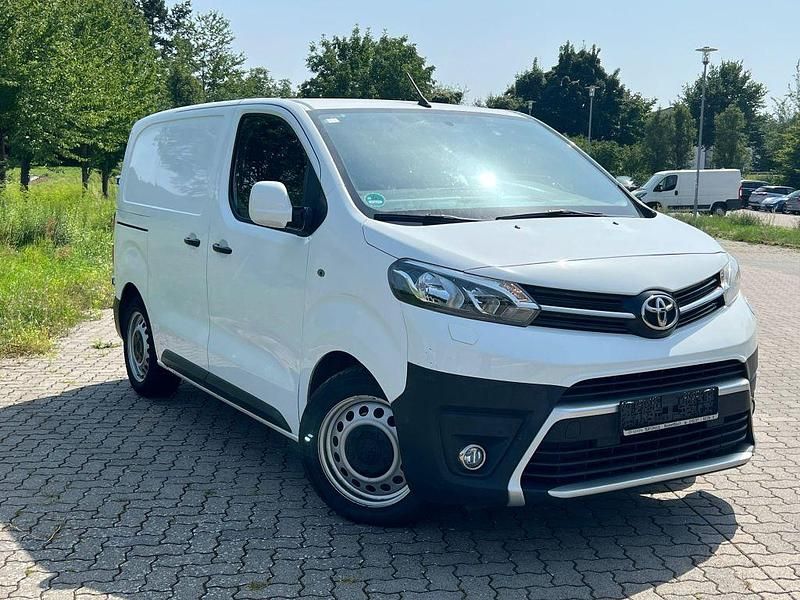 Gebraucht 2017 Toyota Proace Comfort Van | 9.999 € - Bild 1/4