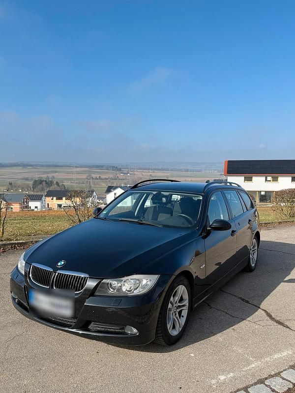 Gebraucht BMW 318 143 PS (105 kW) 2008 Schwarz Kombi