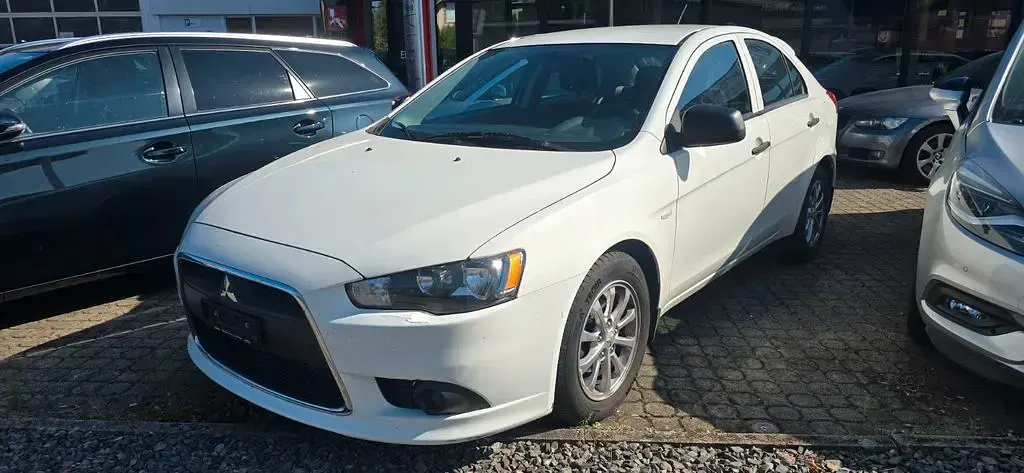Gebraucht Mitsubishi Lancer Sportback 117 PS (86 kW) 2014 Weiß Limousine