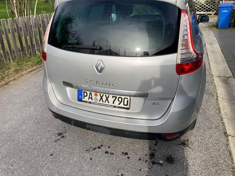 Gebraucht Renault Grand Scénic III Bose Edition 131 PS (96 kW) 2012 Silber Van / Kleinbus