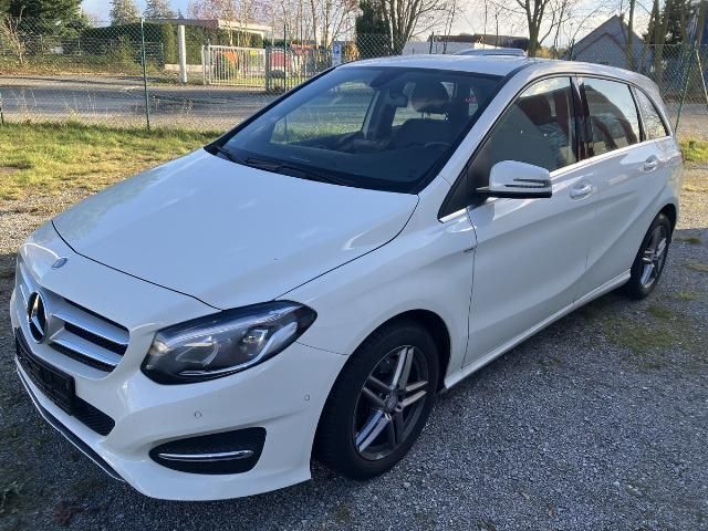 Calcitweiss unilack Gebraucht 2016 Mercedes B180 Van / Kleinbus | 13.188 € (Guter Preis) - Bild 1/4