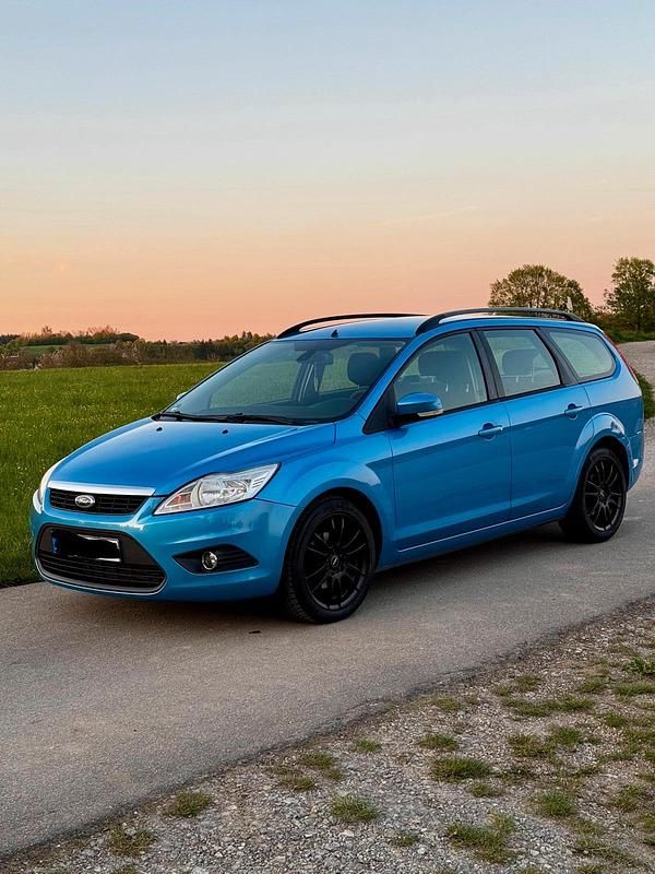 Blau Gebraucht 2011 Ford Focus Kombi | 1.999 € (Fairer Preis) - Bild 1/4