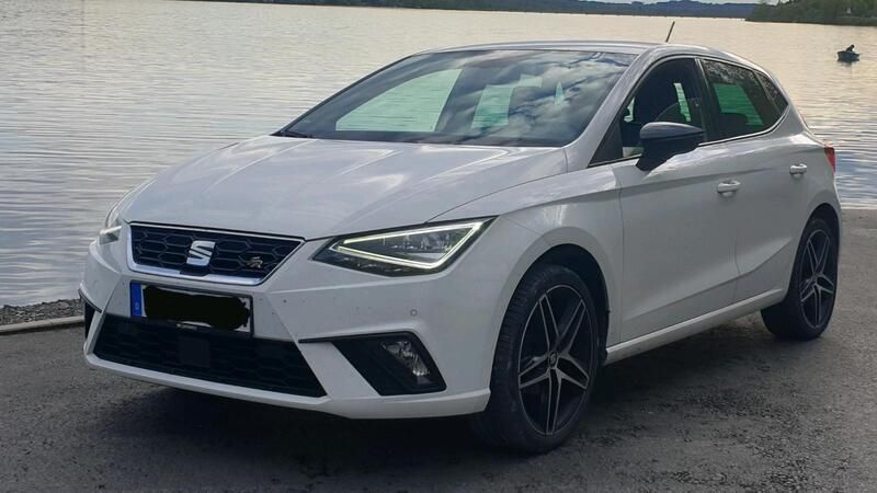 Weiß Gebraucht 2021 Seat Ibiza FR Limousine | 11.650 € (Teuer) - Bild 1/4