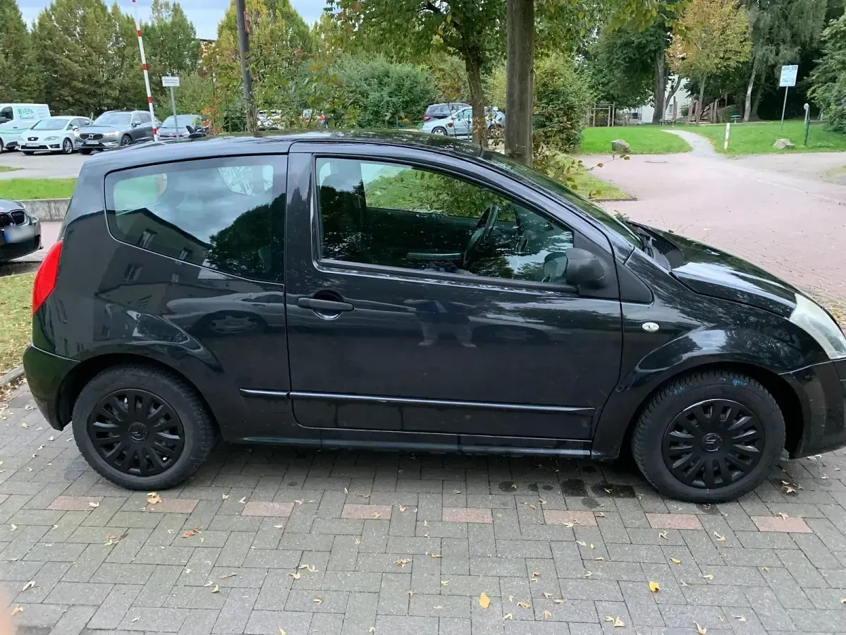 Gebraucht Citroën C2 60 PS (44 kW) 2009 Schwarz Kleinwagen