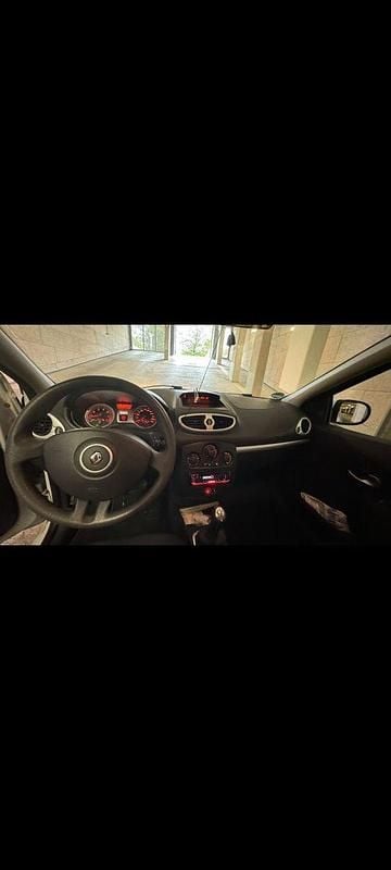 Second-hand Renault Clio IV Expression 75 CP (55 kW) 2012 Alb Hatchback