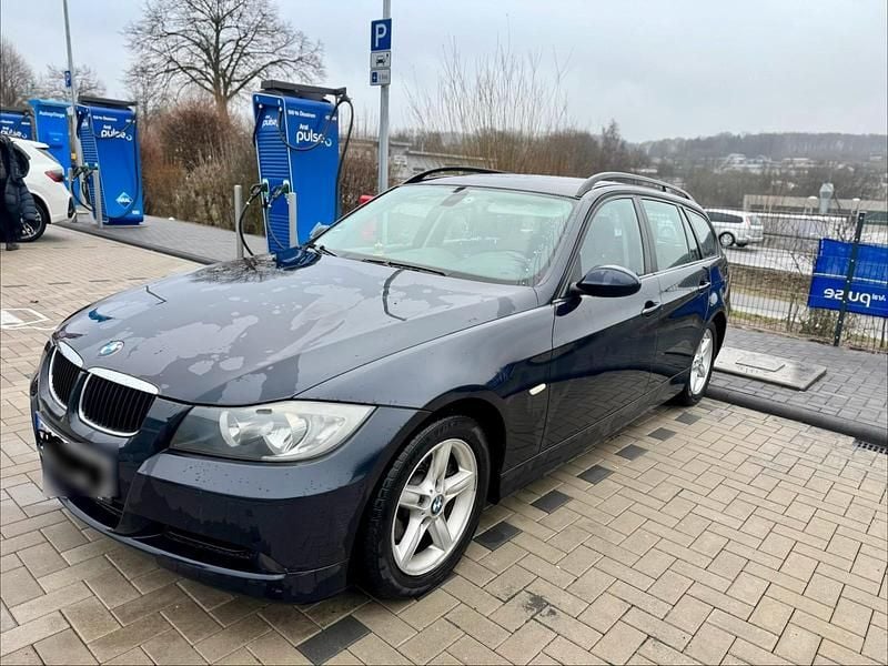 Gebraucht BMW 320 163 PS (119 kW) 2007 Schwarz Kombi