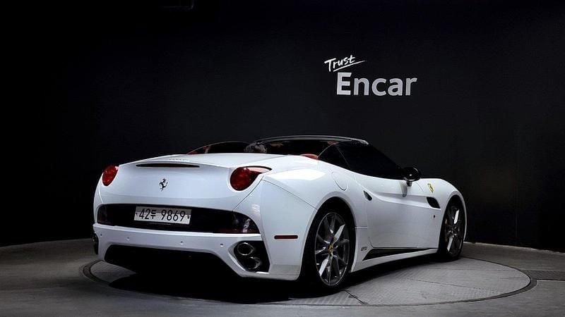 Gebraucht Ferrari California 460 PS (338 kW) 2011 Weiß Cabrio