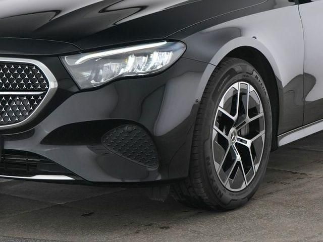 Gebraucht Mercedes E220 Avantgarde 197 PS (144 kW) 2024 lack obsidianschwarz Limousine