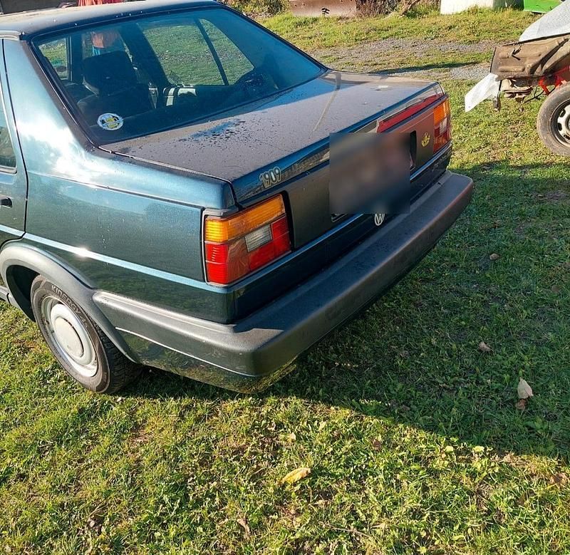 Second-hand VW Jetta 70 CP (51 kW) 1992 Albastru Berlinǎ