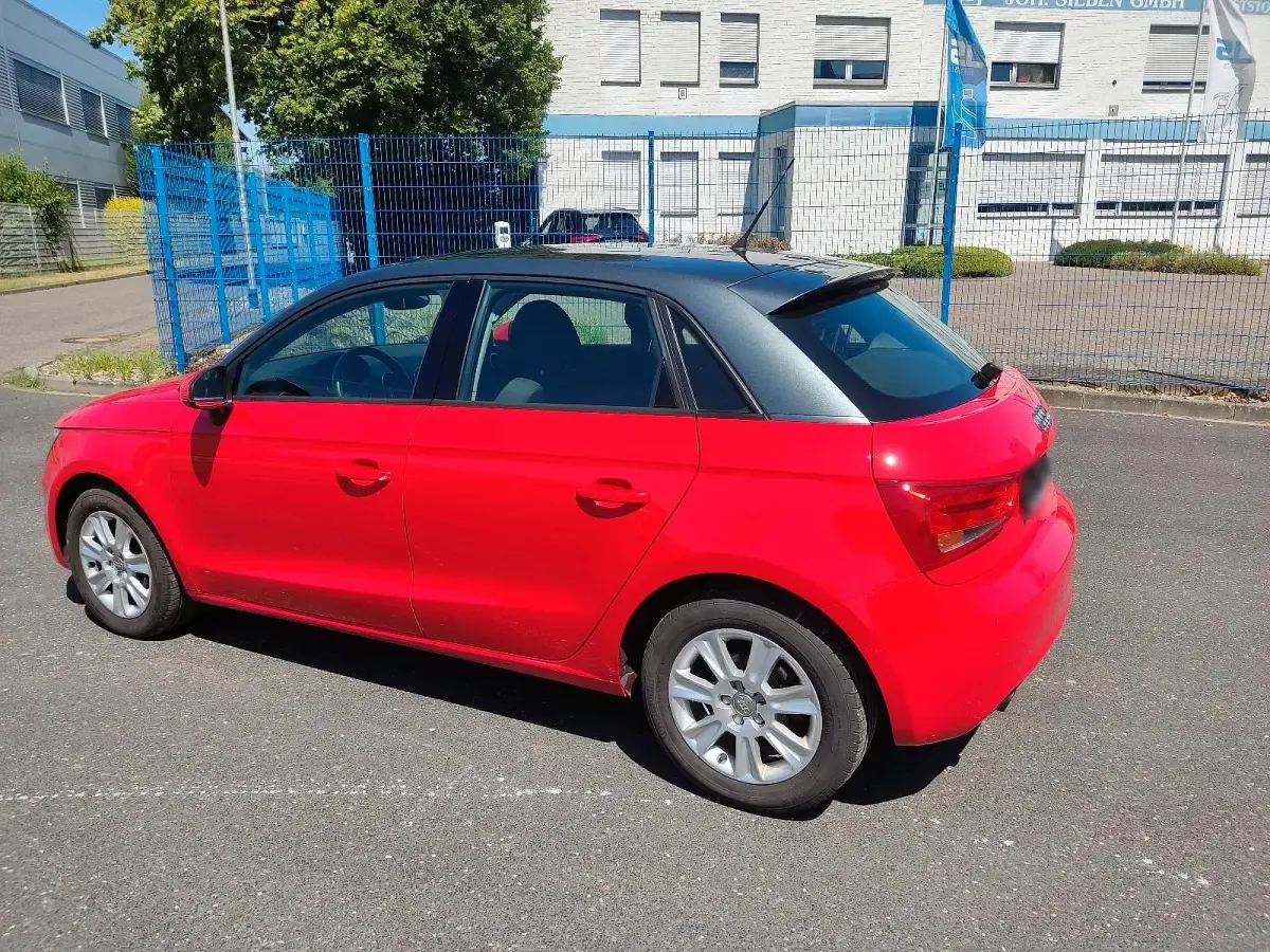 Gebraucht Audi A1 Sportback 90 PS (66 kW) 2013 Rot Kleinwagen