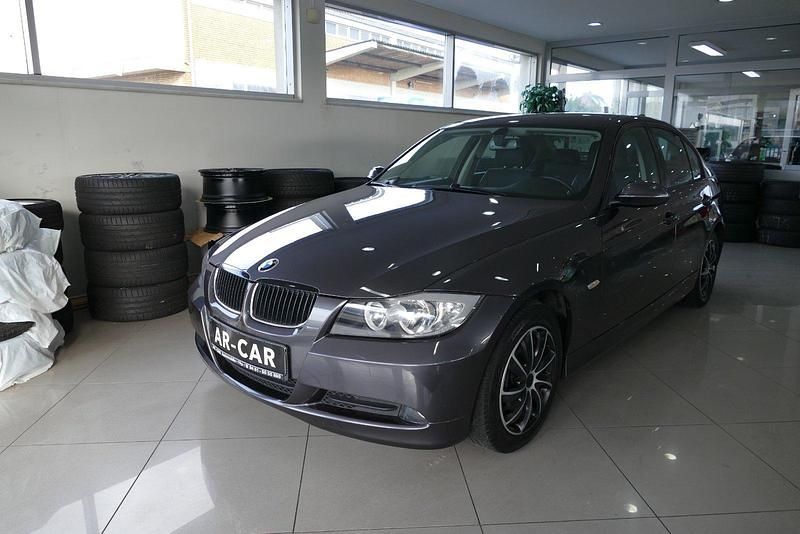 Gebraucht BMW 320 150 PS (110 kW) 2005 Grau Limousine