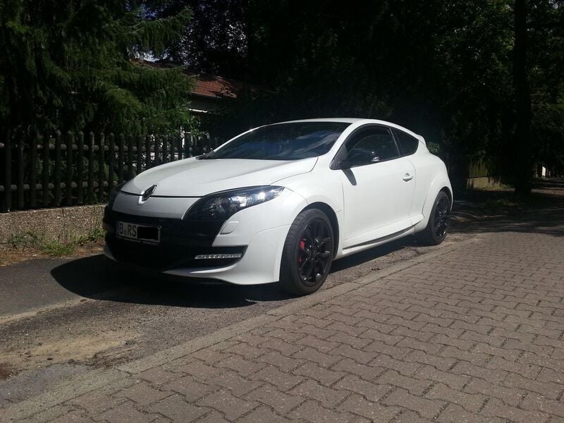 Gebraucht Renault Mégane III R.S. 265 PS (194 kW) 2013 Weiß Coupé