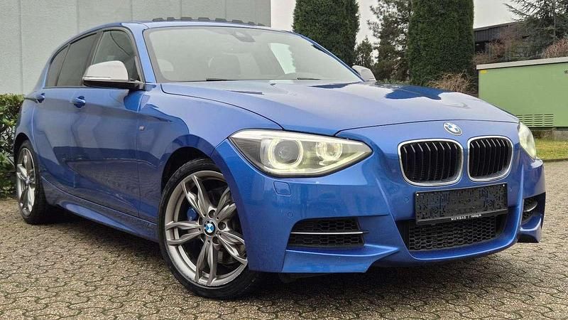 Blau Gebraucht 2013 BMW 135 Kleinwagen | 17.900 € (Fairer Preis) - Bild 1/4