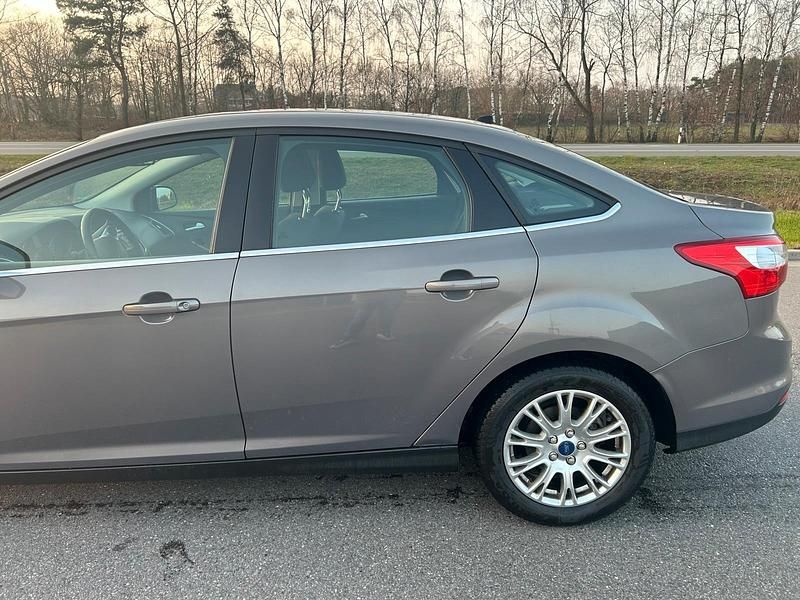 Gebraucht Ford Focus 150 PS (110 kW) 2011 Braun Limousine