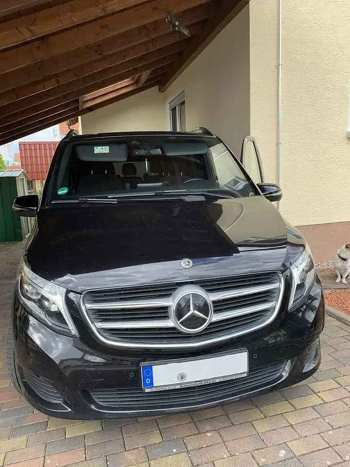 Gebraucht Mercedes V250 Avantgarde Edition 204 PS (150 kW) 2018 Schwarz Van / Kleinbus
