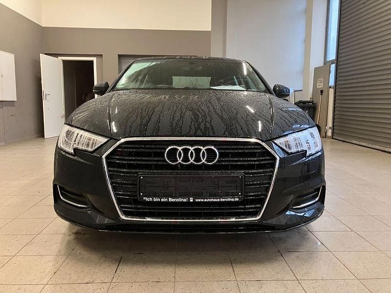 Gebraucht Audi A3 Design 116 PS (85 kW) 2018 Schwarz Limousine