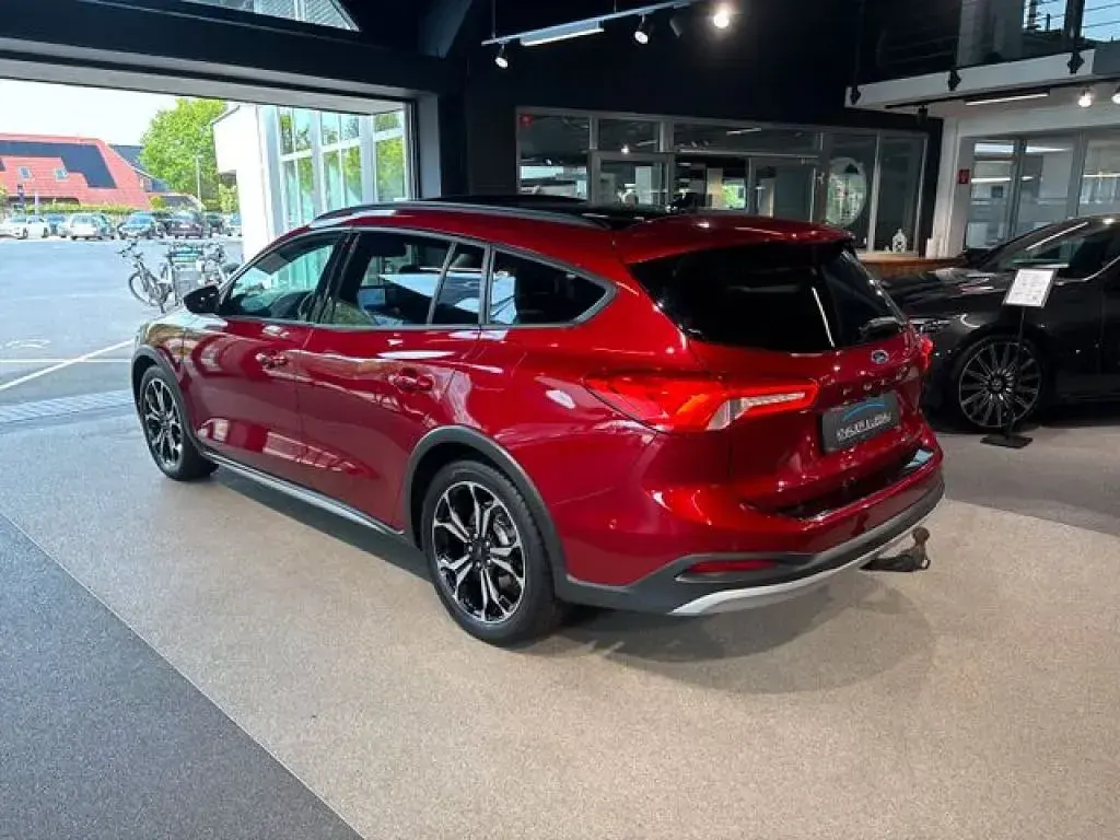 Gebraucht Ford Focus Active 125 PS (91 kW) 2019 Rot Limousine