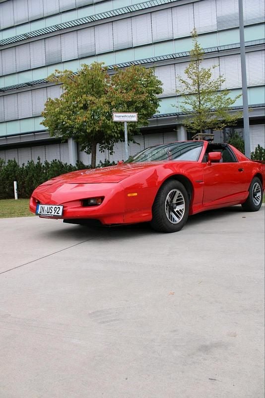 Rot Gebraucht 2025 Pontiac Firebird Coupé | 4.500 € - Bild 1/4