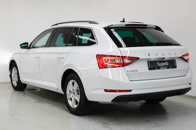Gebraucht Skoda Superb Ambition 150 PS (110 kW) 2024 Weiß Kombi