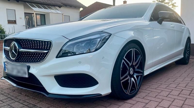 Weiß Gebraucht 2015 Mercedes CLS350 Shooting Brake AMG Kombi | 31.850 € (Teuer) - Bild 1/4
