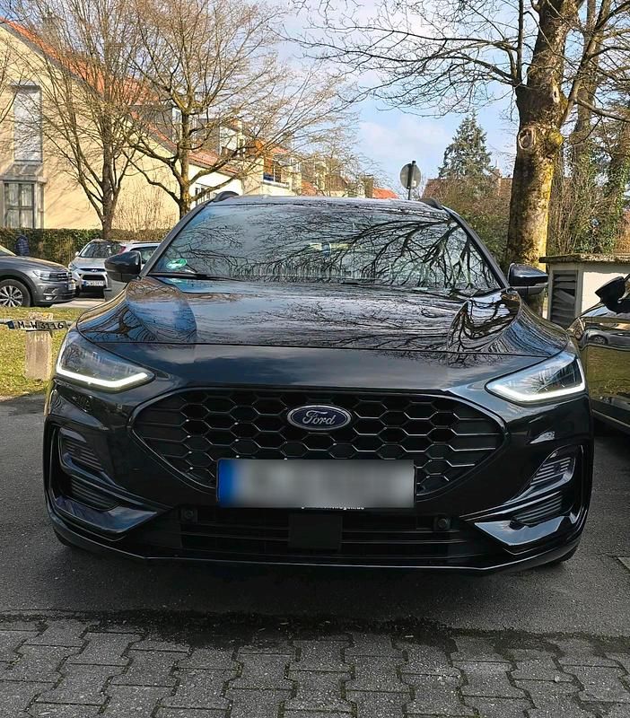 Gebraucht Ford Focus ST-Line 125 PS (91 kW) 2022 Schwarz Kombi