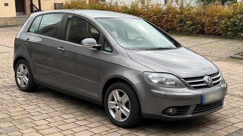 Grau Gebraucht 2007 VW Golf Plus Cross Van / Kleinbus | 3.499 € (Fairer Preis) - Bild 1/4
