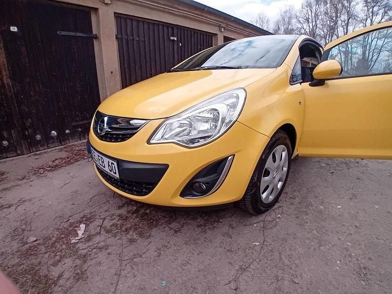 Gebraucht Opel Corsa 75 PS (55 kW) 2013 Gelb Kleinwagen