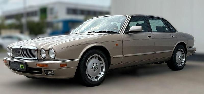 Beige Gebraucht 1996 Jaguar XJ6 Executive Limousine | 22.000 € - Bild 1/4