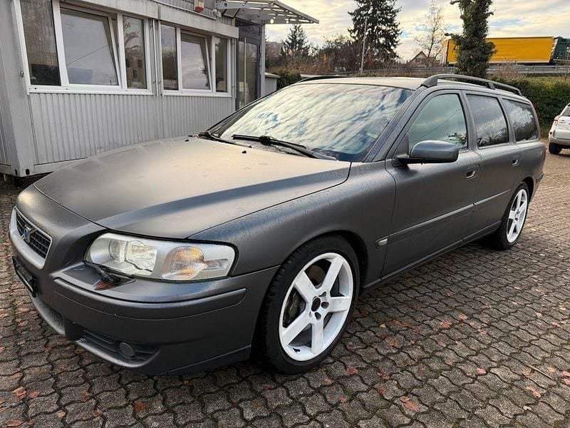 Grau Gebraucht 2004 Volvo V70 Kombi | 8.900 € (Fairer Preis) - Bild 1/4