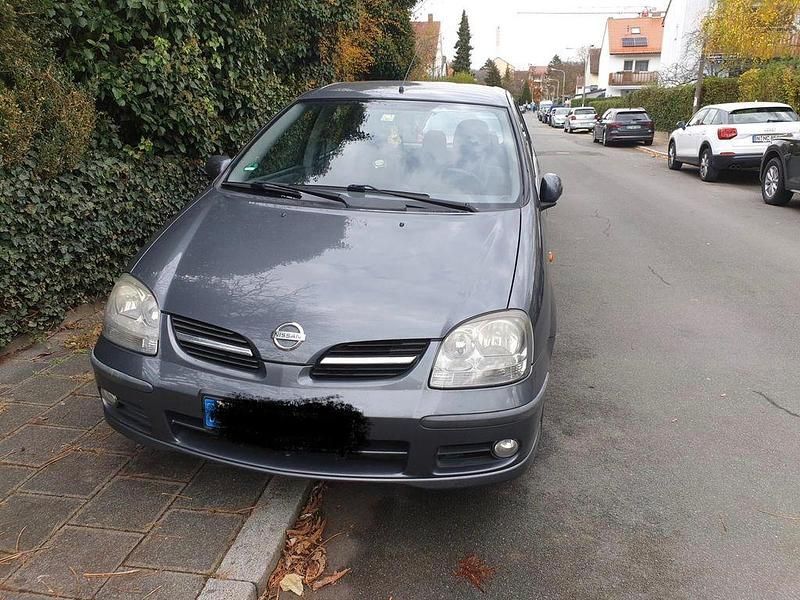 Grau Gebraucht 2004 Nissan Almera Tino Acenta+ Van / Kleinbus | 1.600 € (Guter Preis) - Bild 1/4