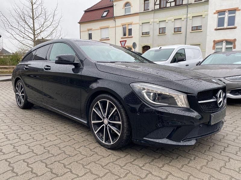 Gebraucht Mercedes CLA200 136 PS (100 kW) 2015 Schwarz Kombi