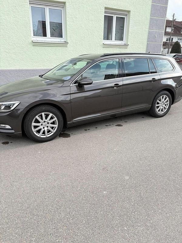 Gebraucht VW Passat 150 PS (110 kW) 2016 Braun Kombi