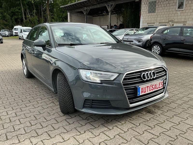 Gebraucht Audi A3 150 PS (110 kW) 2019 Grau Limousine