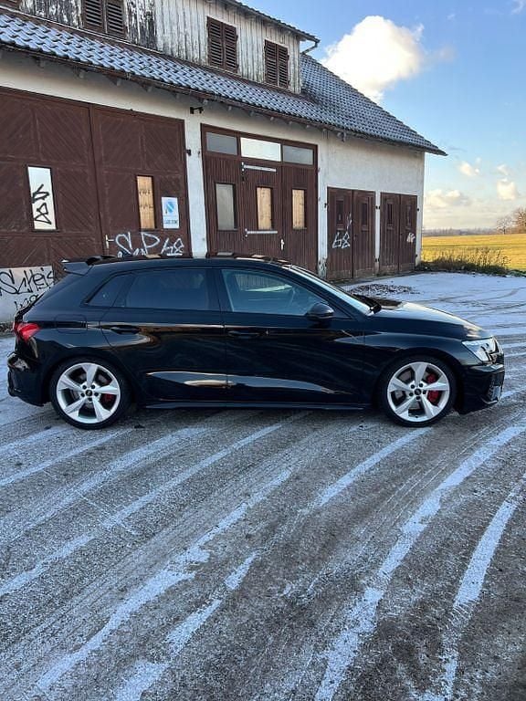 Gebraucht Audi S3 Ambiente 310 PS (228 kW) 2023 Schwarz Limousine