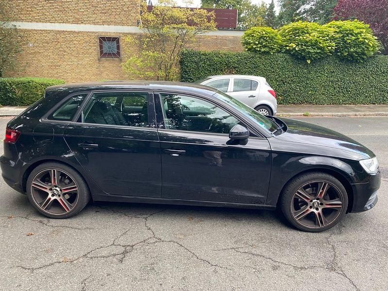 Gebraucht Audi A3 Ambition 125 PS (91 kW) 2014 Schwarz Limousine